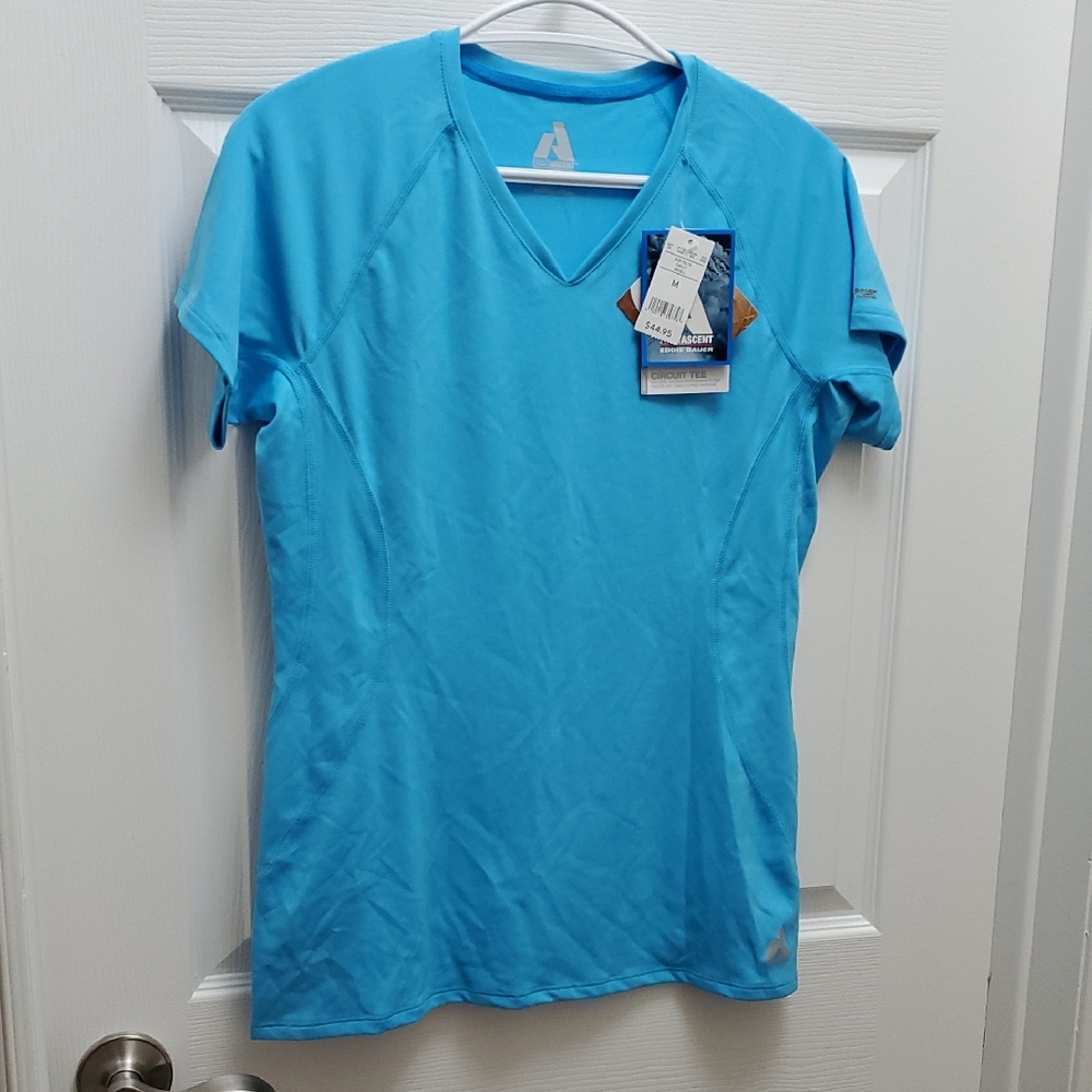 🌺 3 / $45 Eddie Bauer Circuit Tee in Sky Blue